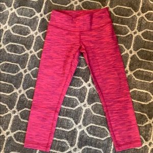 Lululemon Athletica cropped pants